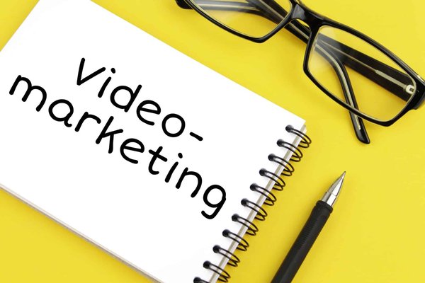 Quels contenus de marketing vidéo sur Facebook sont les plus efficaces pour promouvoir les services d'un consultant SEO freelance ?